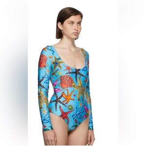 VERSACE long sleeve bodysuit in beautiful blue with sea pattern. 🌊 🐚 ⭐️